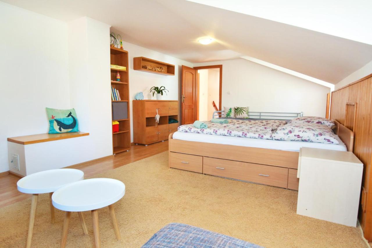 דירות Banská Štiavnica Apartman Daniela מראה חיצוני תמונה
